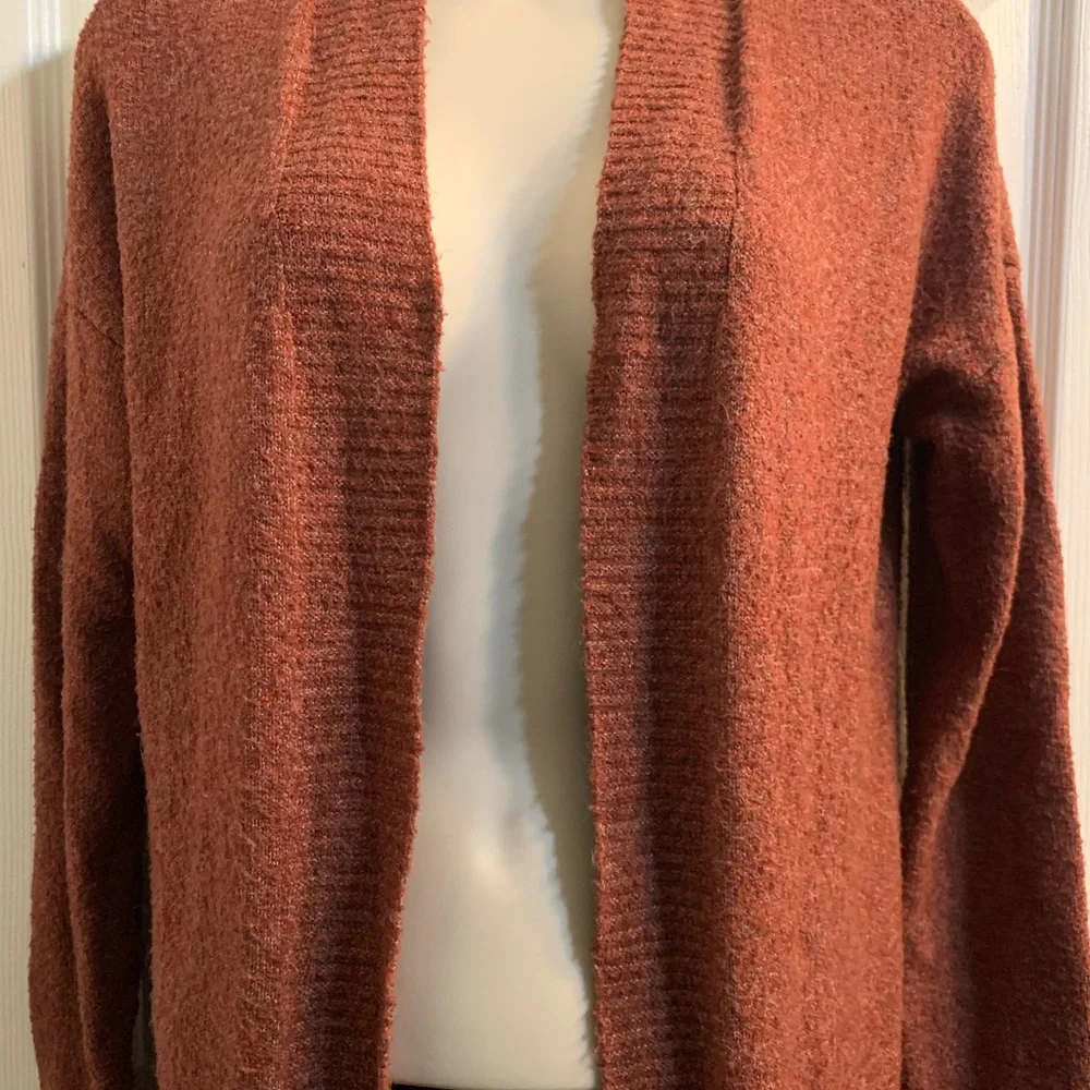 Long cardigan sweater - Picture 3 of 8